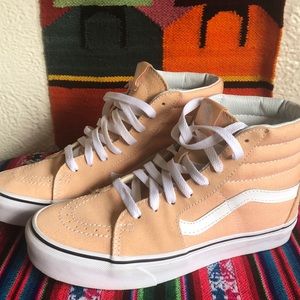 Lightly worn Peach High Top Vans women’s 7, m5.5